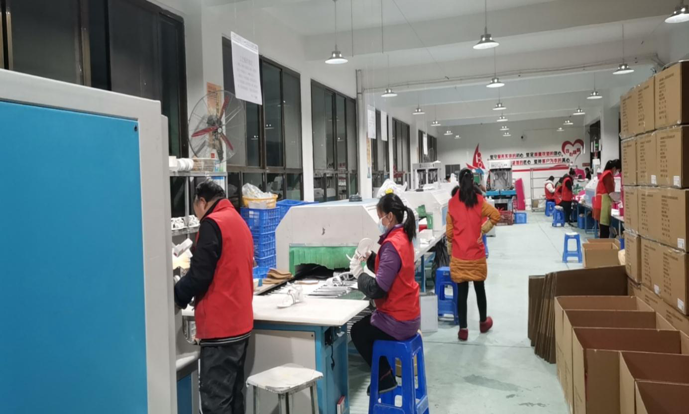 Shangluo Guohai Dingsheng Industrial Co., Ltd. – children's cotton boots 2