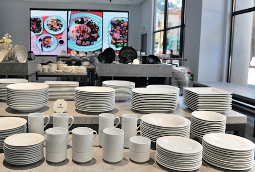 Guangxi Beiliu Laotang Ceramic Co., Ltd. – White porcelain tableware 1