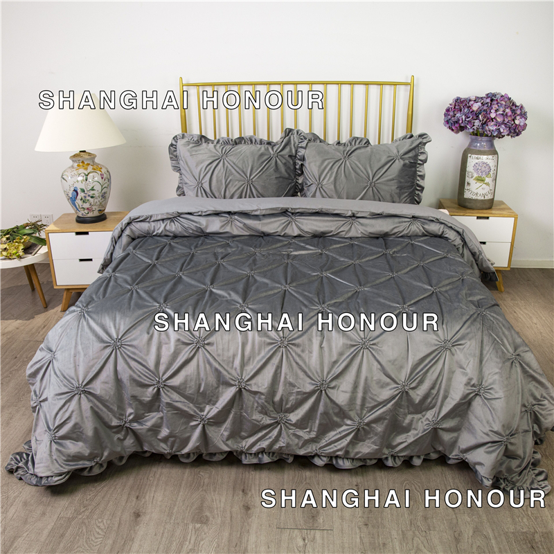 Dutch Velvet Gathered Comforter