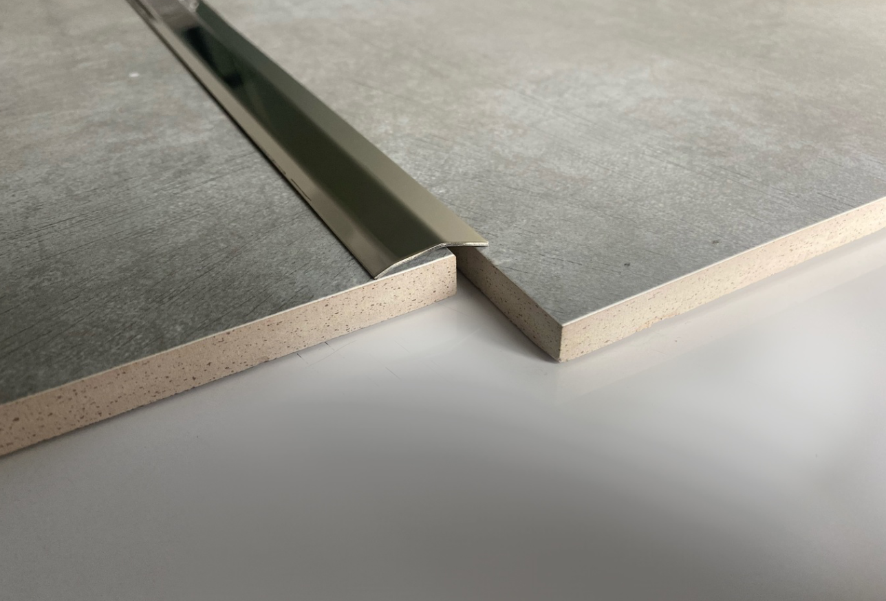 Stainless steel floor batten door edge strip
