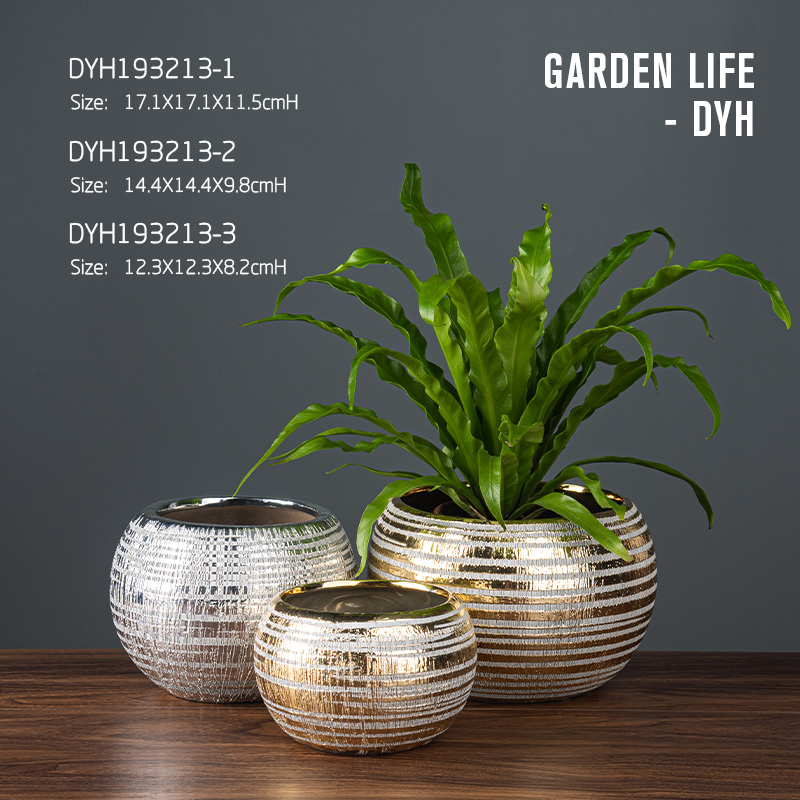 Classic shinny matte cros ball shape electroplated flower pot