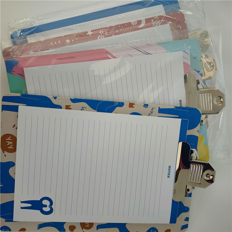 Cardboard clip with notepad