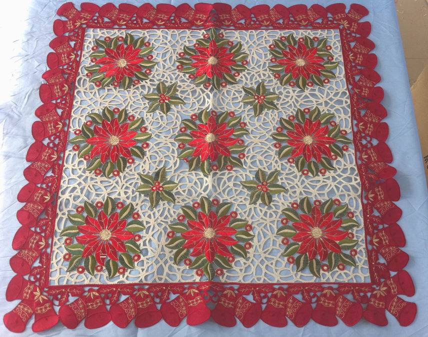 tablerunner with embroidery