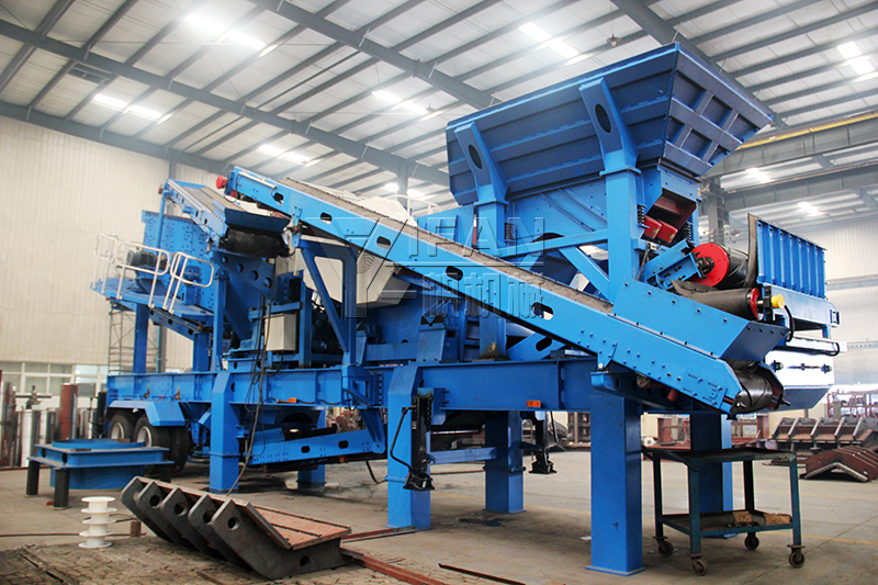 Wheel Type Mobile Crusher Plant With 80-2000 TPH Capacity For Building Waste