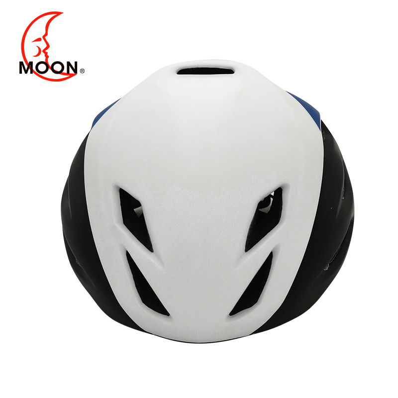 Adult bicycle helmet