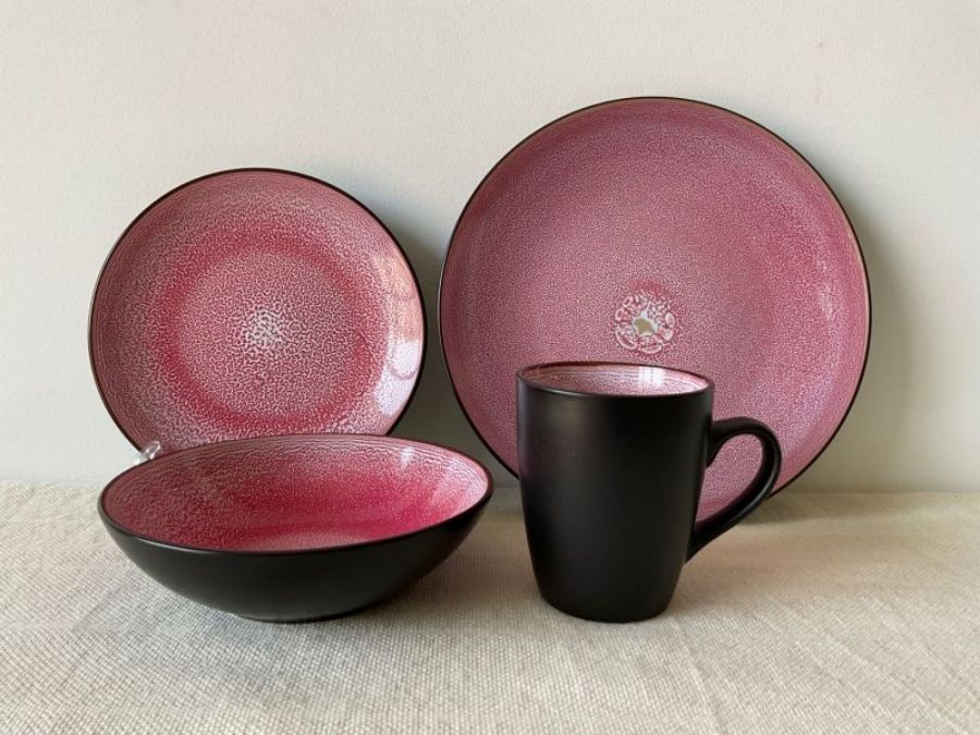 Reactive glaze