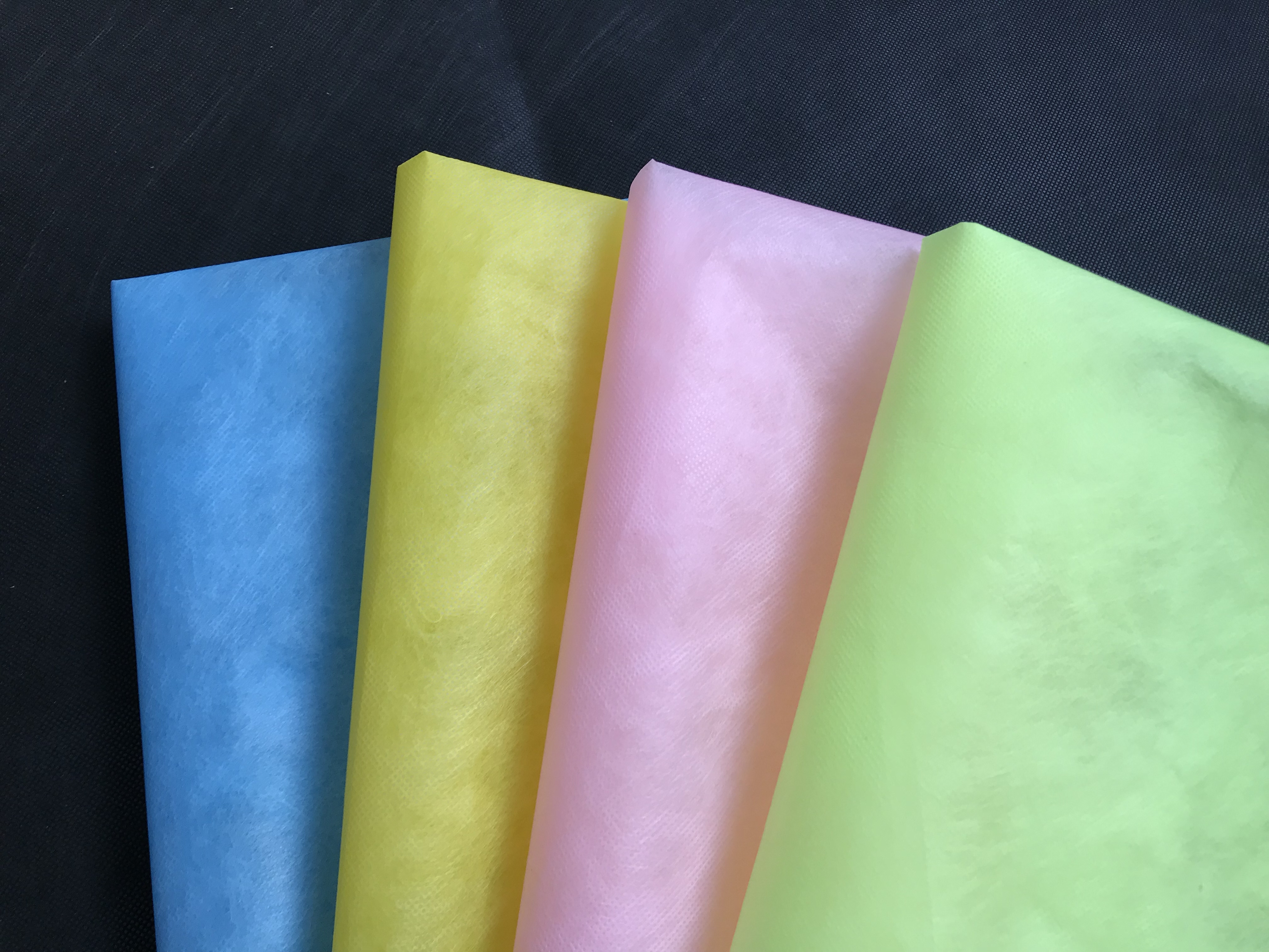 Packaging non-woven fabric, flower package