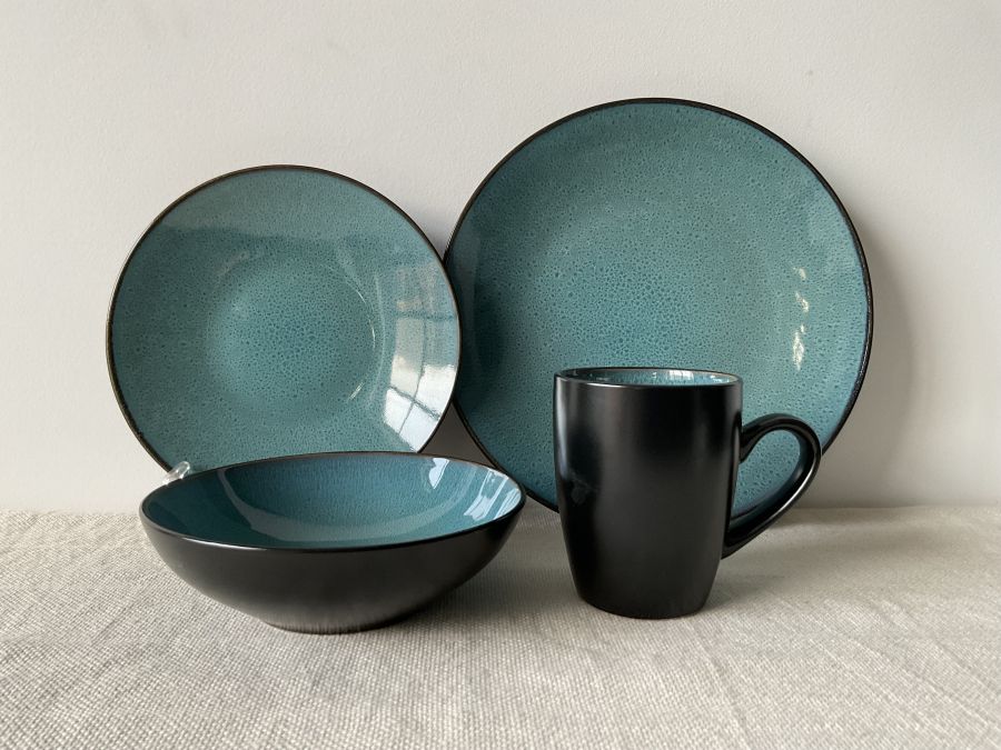 Reactive glaze