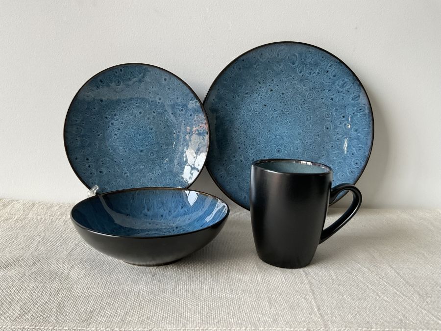 Reactive glaze