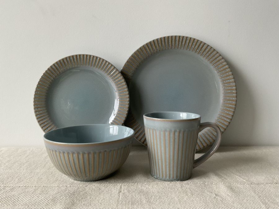 embossed reactive glaze