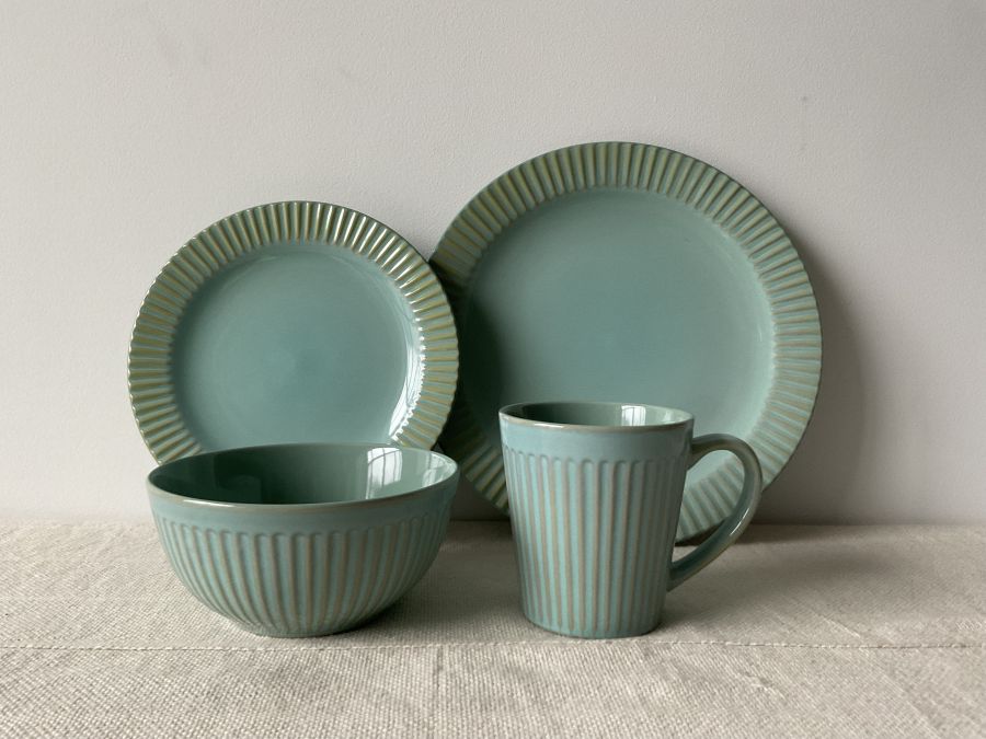 embossed reactive glaze
