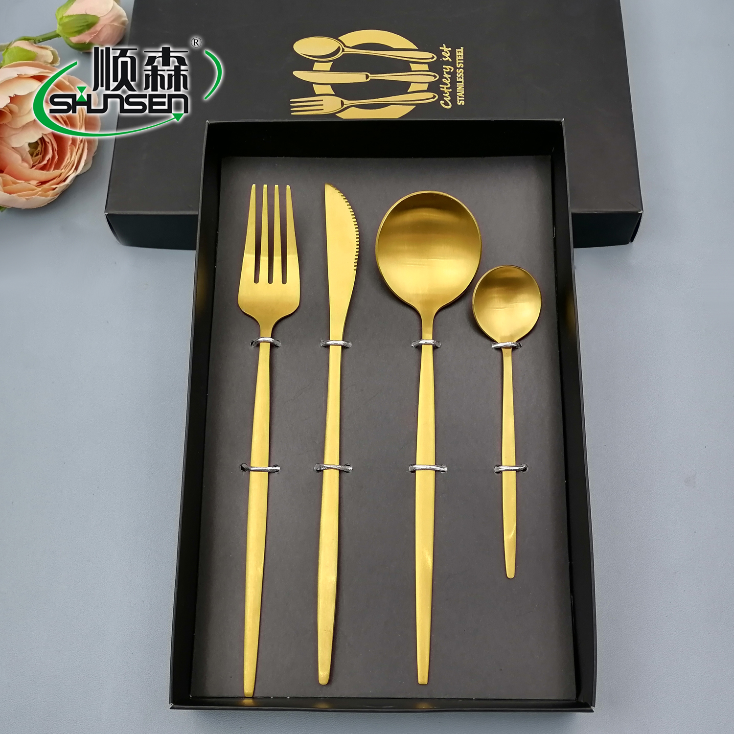DS001 Ready Goods 4 pc PVD Gold Plating Color Portuguese Design Matt Polish Stainless Steel Cutlery Set Knife Fork Spoon Teaspoon