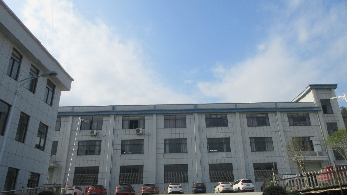 Jiande Huahui Home Textile Co., Ltd. – Chemical fiber blanket 1